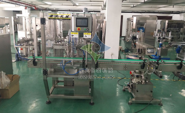 酱料灌装真空旋盖机,双头辣椒酱灌装旋盖生产线